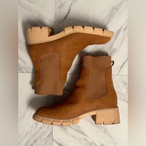 Women’s Chelsea style platform chunky heel lug sole ankle boots